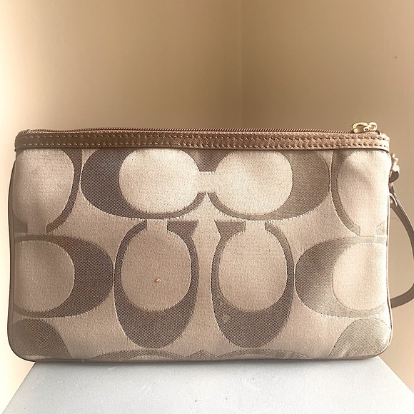 COACH SIGNATURE Flower Wristlet Purse - Picture 3 of 5